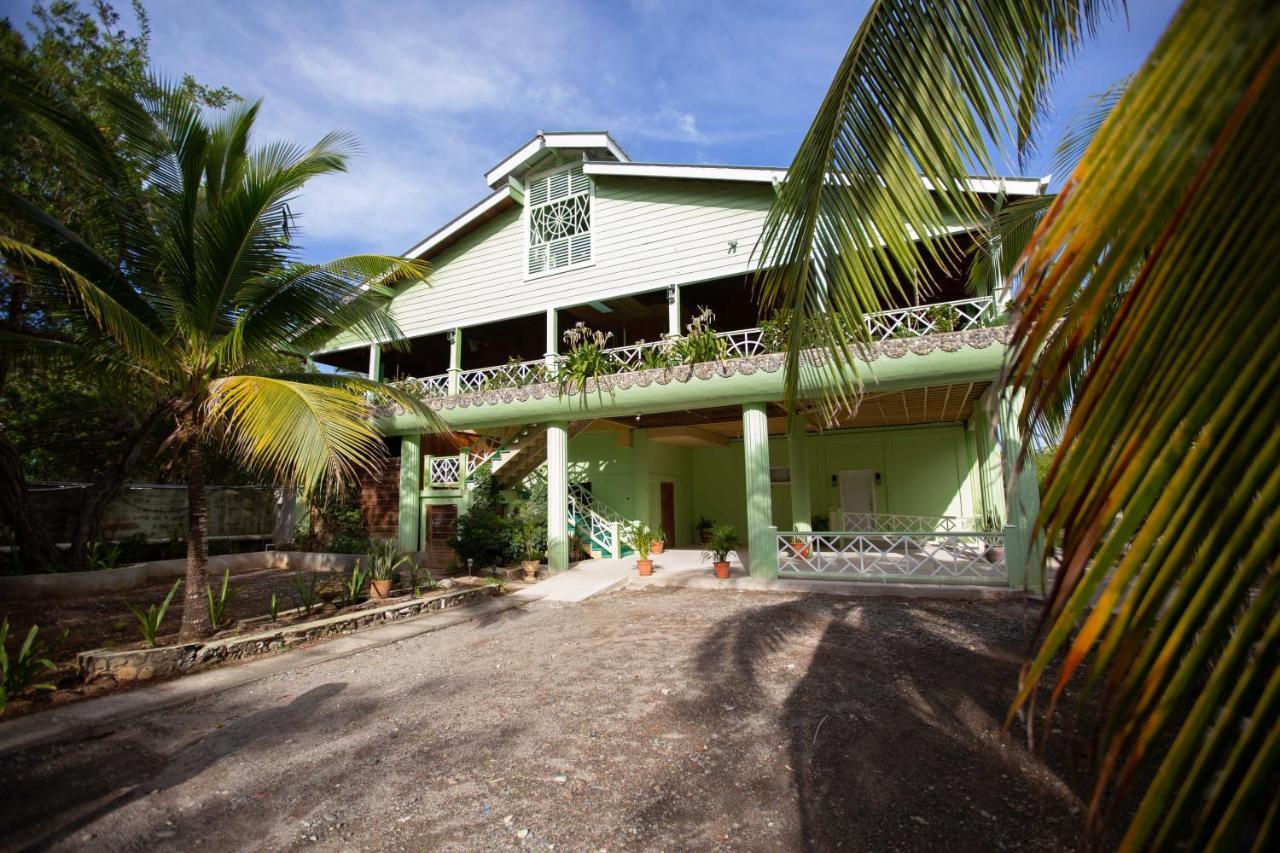 Sea Eye Hotel - Laguna Building Utila Exteriör bild